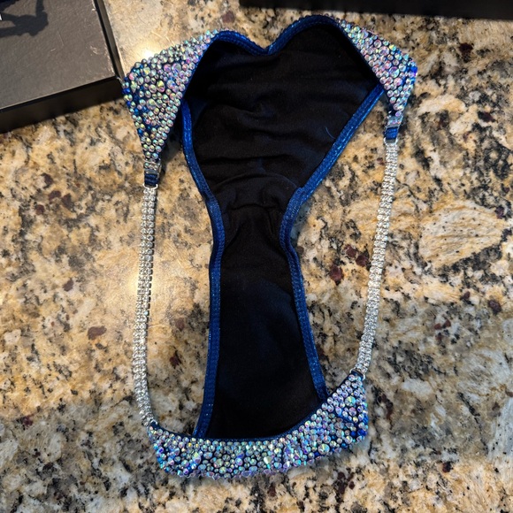 Competition Bikini - Picture 5 of 8